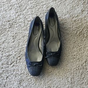 Bandolino Navy & Black Fabric Pumps